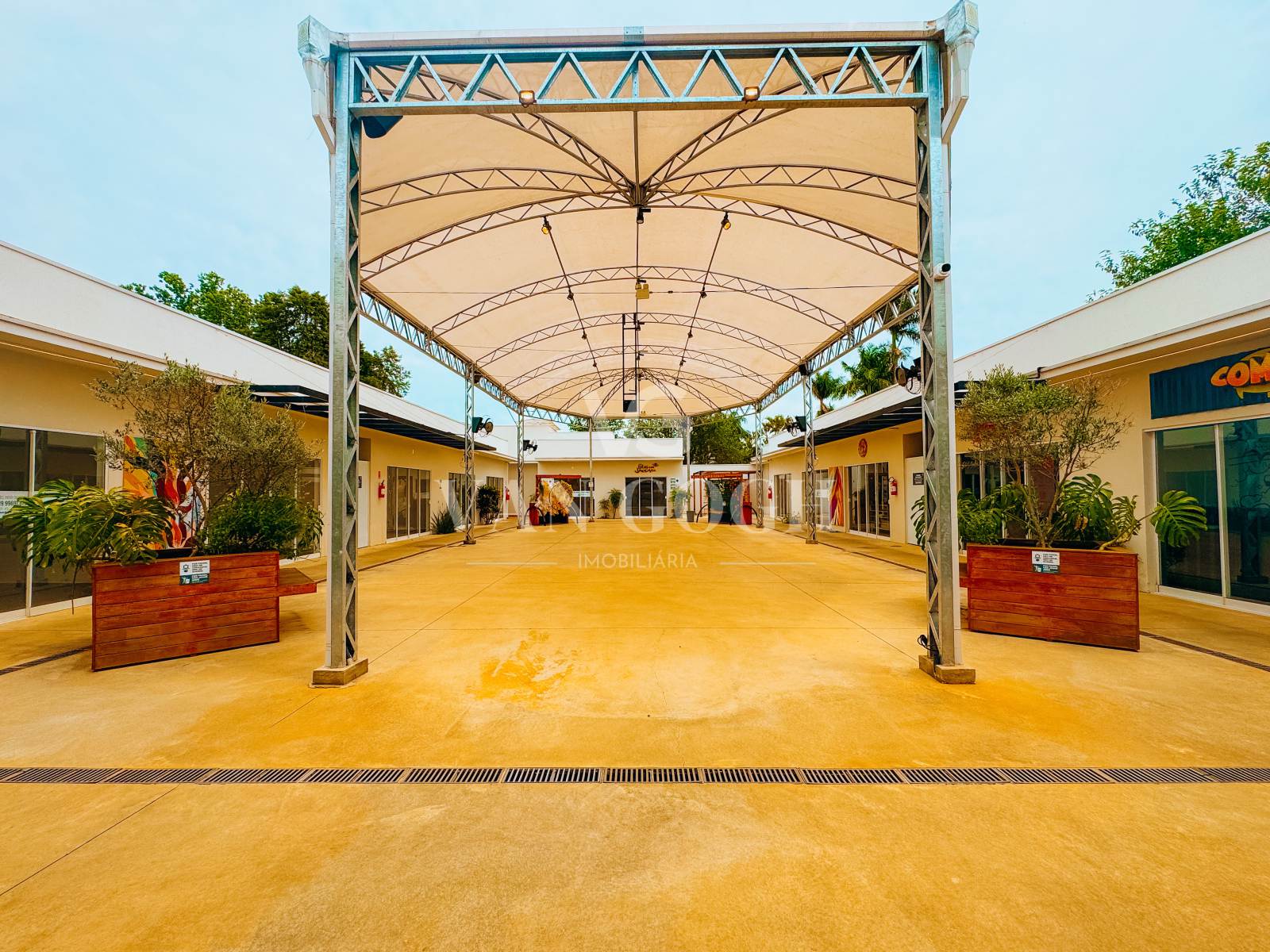 Prédio Comercial Centro Holambra 