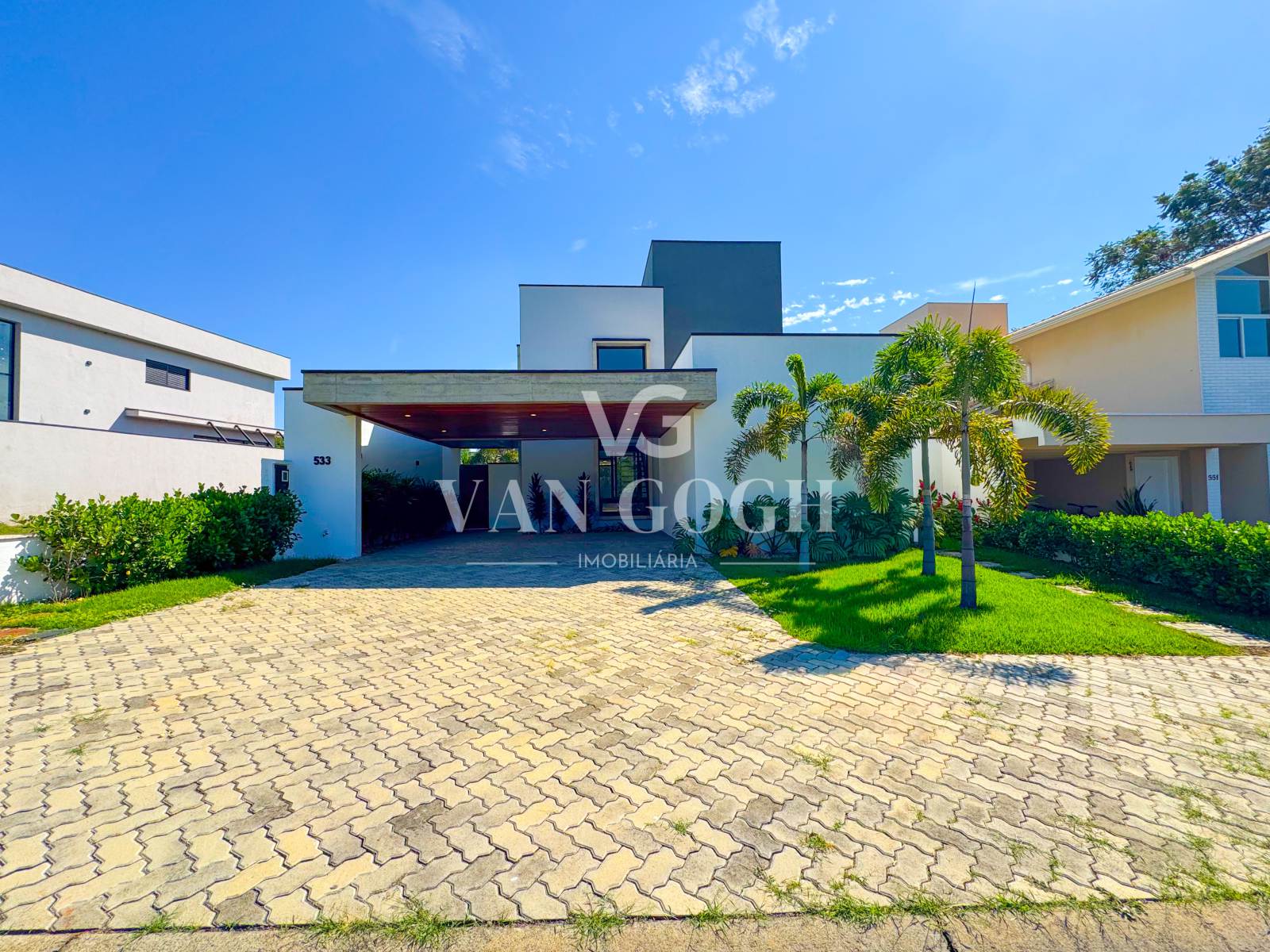 Casa Com 4 Suítes no Condomínio Residencial Flor D'aldeia